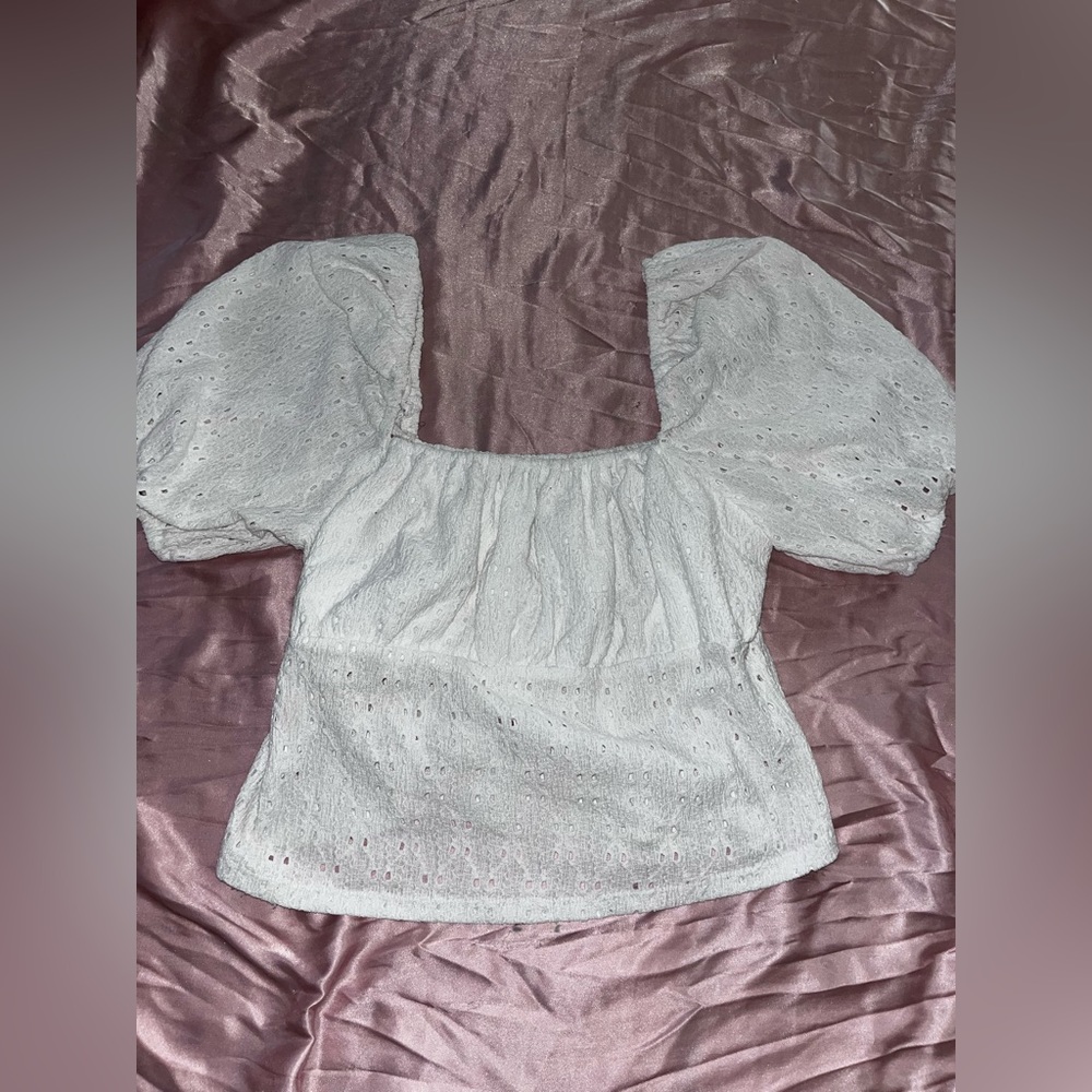 White puff sleeve shirt